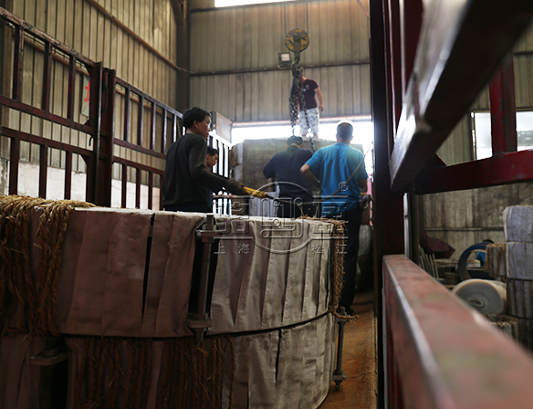 上海駱盈向恒隆廣場(二期)供應(yīng)伸縮器