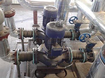 不銹鋼<a href=http://m.yishuti.com.cn target=_blank class=infotextkey>卡箍橡膠接頭</a>實物圖